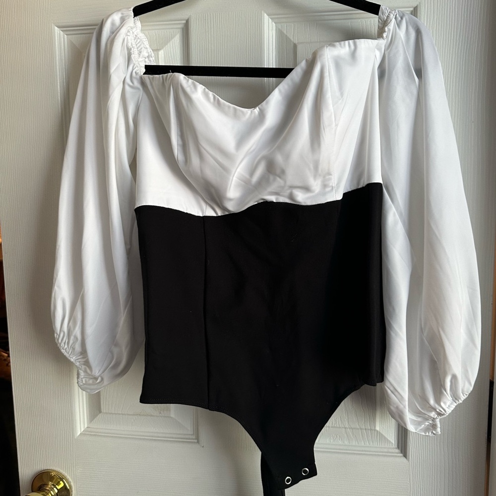 Express Black/ White body contour body suit with puffy long sleeves size L